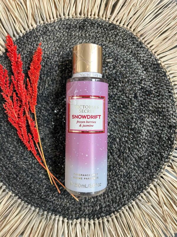 Victoria’s Secret Snowdrift Frozen Berries And Jasmine Body Mist 250ml - Image 2